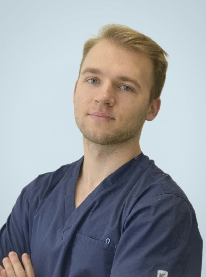 Marcin Wiśniewski - lekarz dentysta, chirurgia stomatologiczna i implantologia