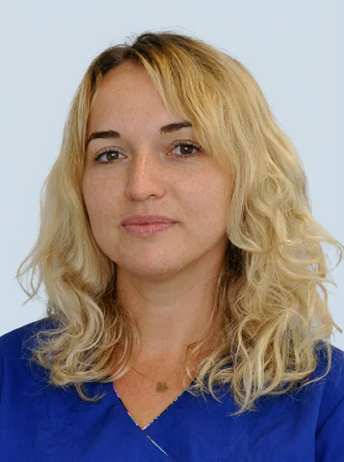 Karolina Michel - lekarz dentysta, endodoncja mikroskopowa